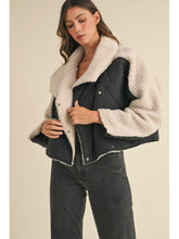 Load image into Gallery viewer, Black Quilted Fluffy Shearling Jacket
