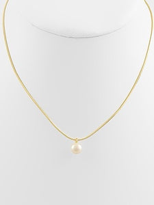 Round Pearl & Snake Chain Necklace
