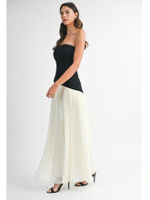 Load image into Gallery viewer, Cream &amp; Black Strapless Drop Waist Maxi dress

