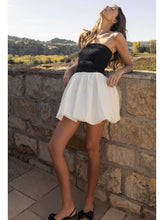 Load image into Gallery viewer, Black &amp; White Strapless Smocked Dress
