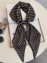 Load image into Gallery viewer, Black &amp; Beige Chain Print Scarf
