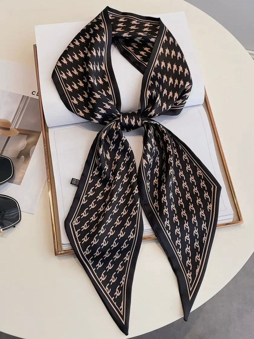 Black & Beige Chain Print Scarf