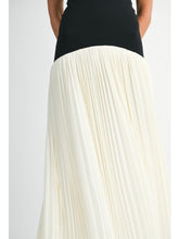 Load image into Gallery viewer, Cream &amp; Black Strapless Drop Waist Maxi dress

