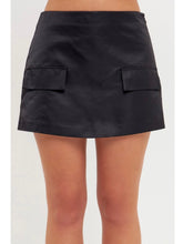 Load image into Gallery viewer, Black Pocket Flap Skort
