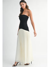 Load image into Gallery viewer, Cream &amp; Black Strapless Drop Waist Maxi dress
