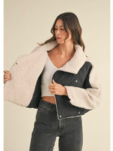 Load image into Gallery viewer, Black Quilted Fluffy Shearling Jacket
