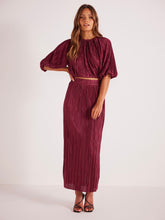 Load image into Gallery viewer, MinkPink Berry Tilla Plisse Midi Skirt
