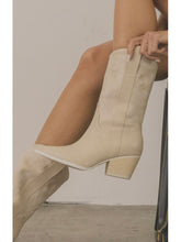 Load image into Gallery viewer, Beige Embroidered Western Boots

