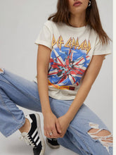 Load image into Gallery viewer, Daydreamer Vintage White Def Leppard 1993 Tour Tee
